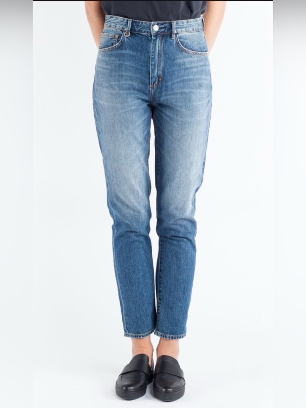 Neuw Lola Mom Super High-Rise Jeans - Zero Wash - Picture 6 of 16